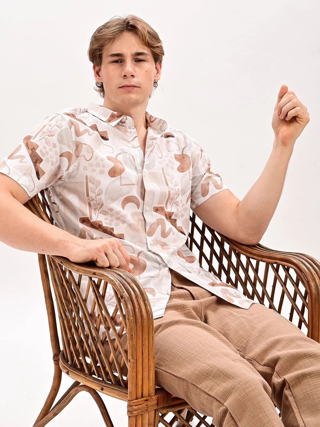 BLUBBER Men Comfort Printed Casual Shirt - left view