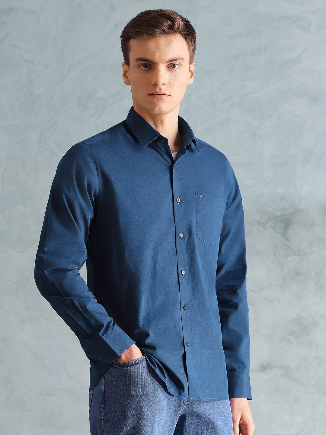 Arrow Men Slim Fit Solid Long Sleeves Shirt - back view