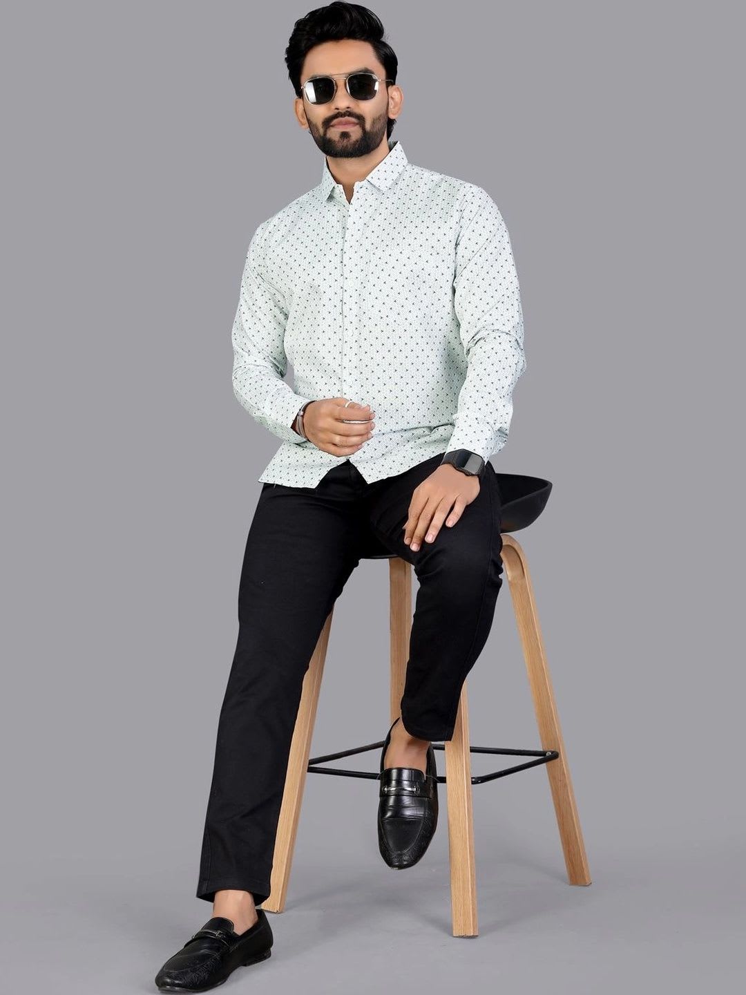 pihu Men Printed Casual Shirt - right view