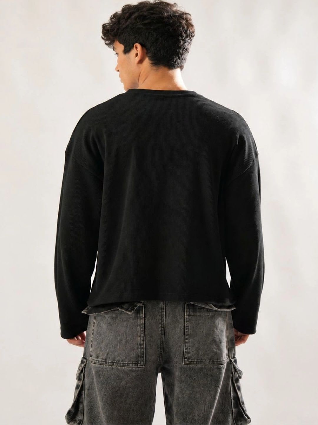 BEOVER Men's Black Boxy Crop T-shirt with Drop-Shoulder - right view