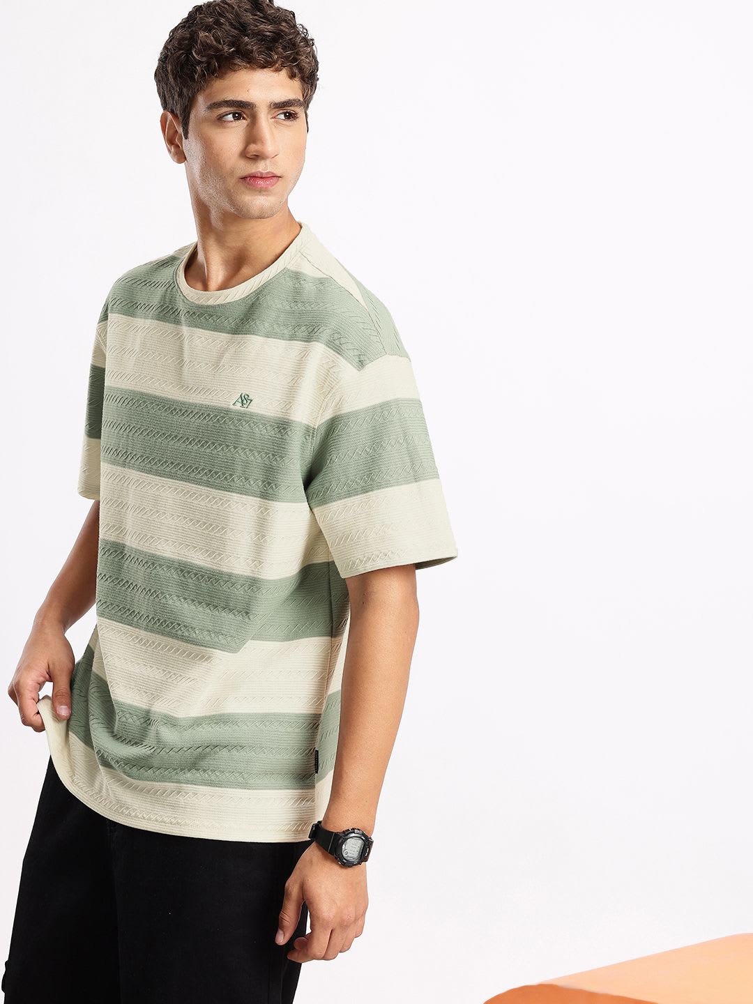 Aeropostale Oversized Fit Textured Striped Colourblocked T-shirt - right view
