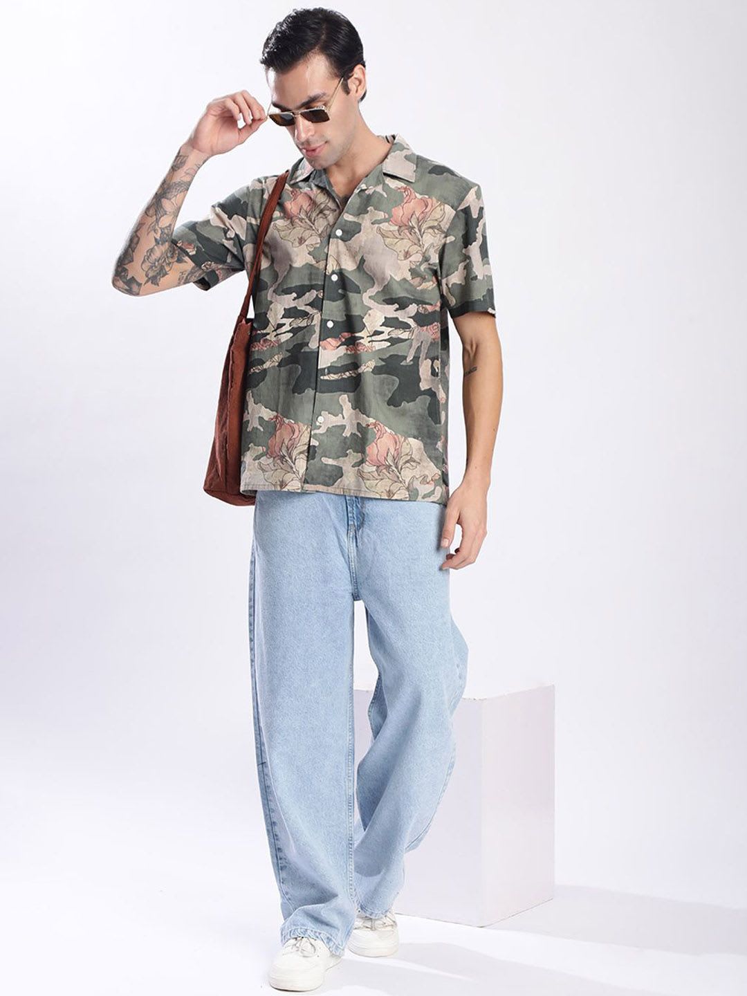 Bene Kleed Men Blue Light wash Baggy Fit Mid Rise Jeans - left view