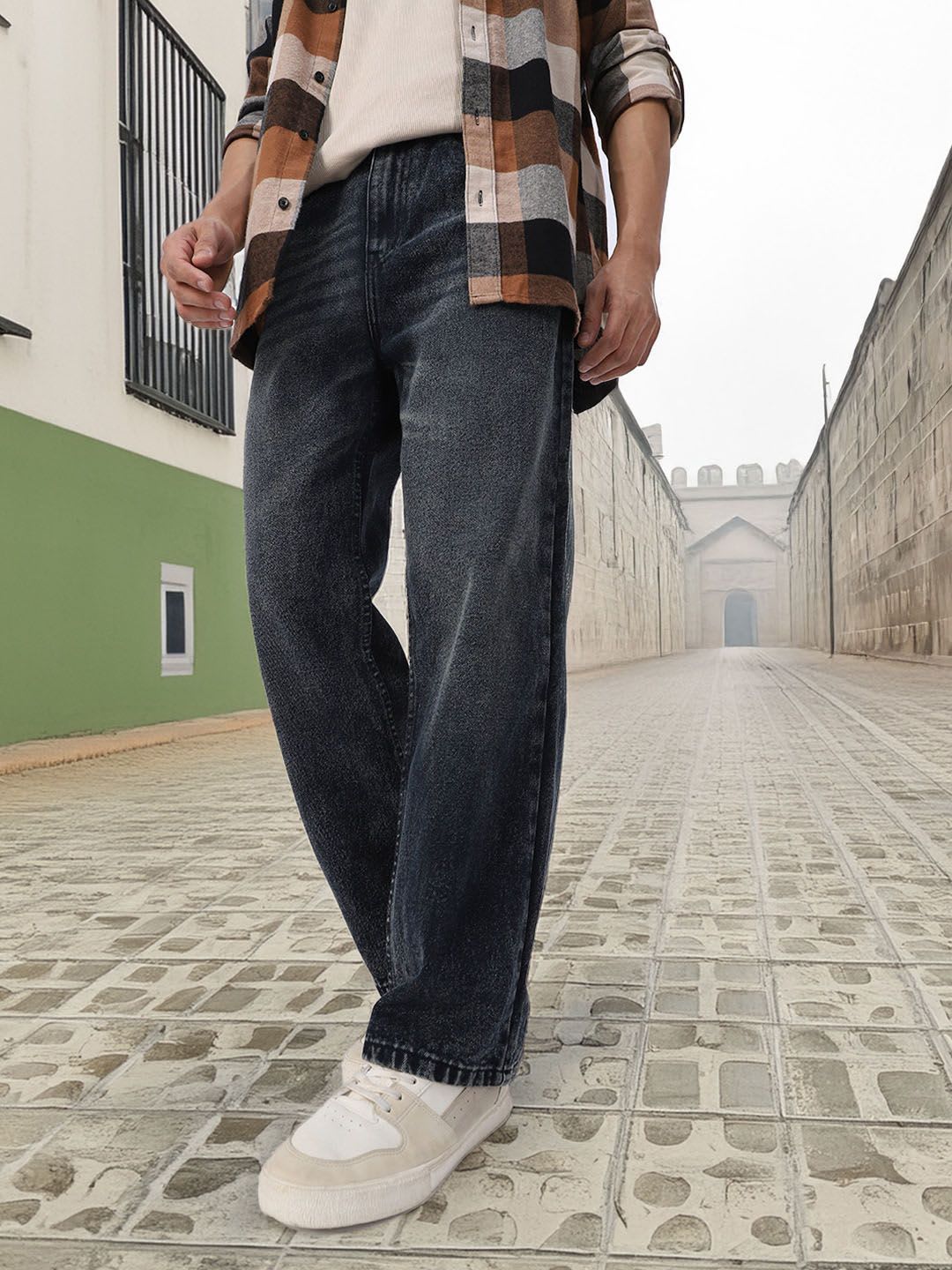 Urbano Fashion Men Loose Relaxed Fit Heavy Fade Jeans - default view