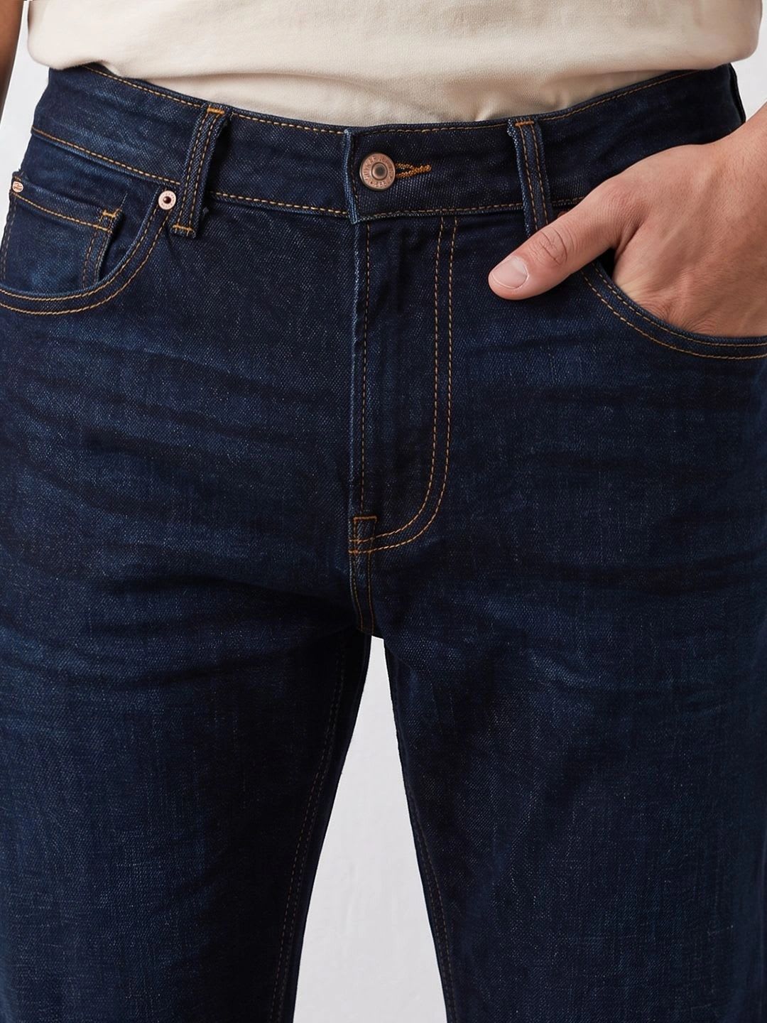 SPYKAR Men Chico Comfort Relaxed Fit Mid-Rise Light Fade Stretchable Jeans - left view