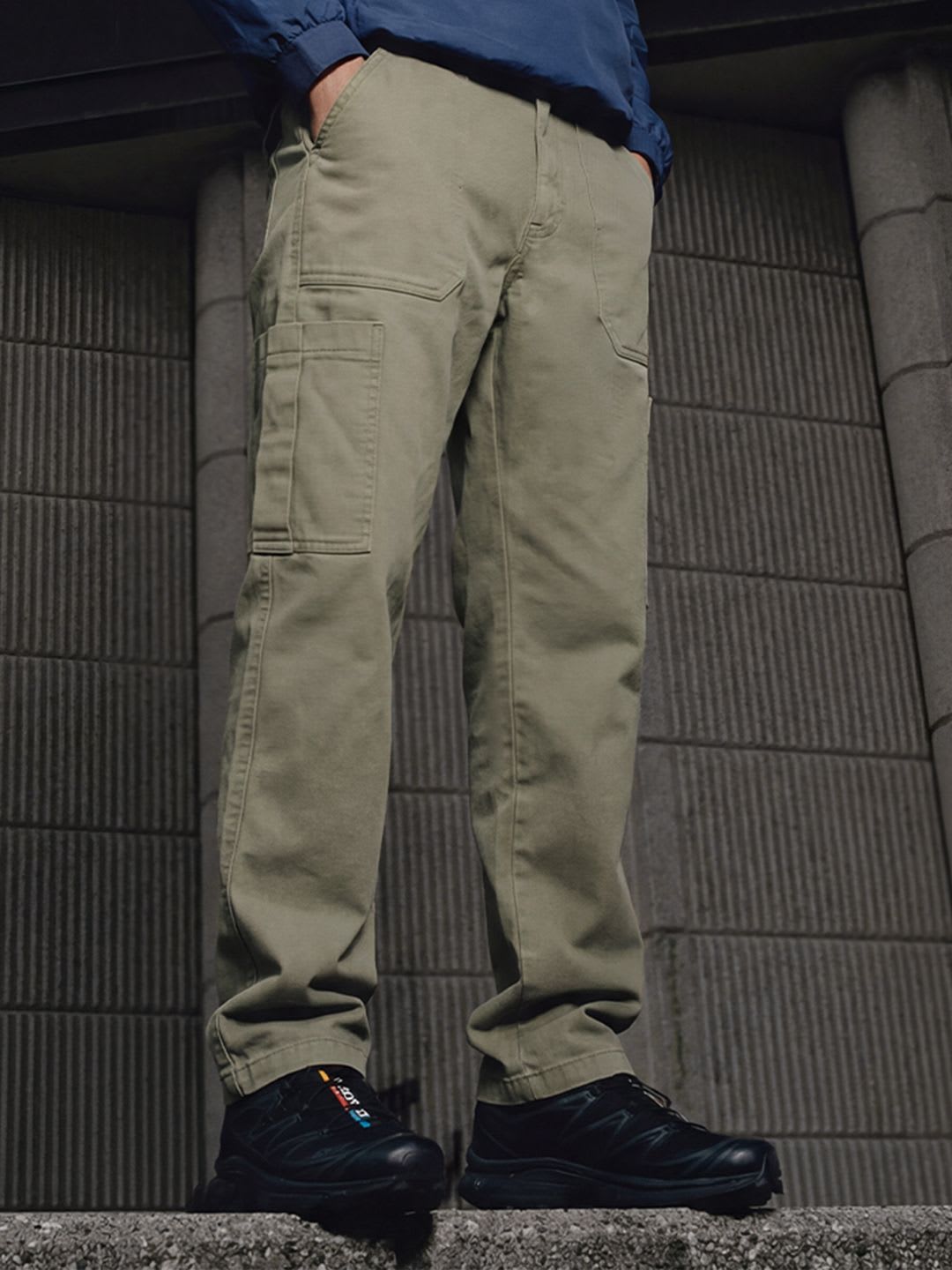 The Souled Store Men Straight Fit Solid Olive Cargo Stretchable Jeans - default view