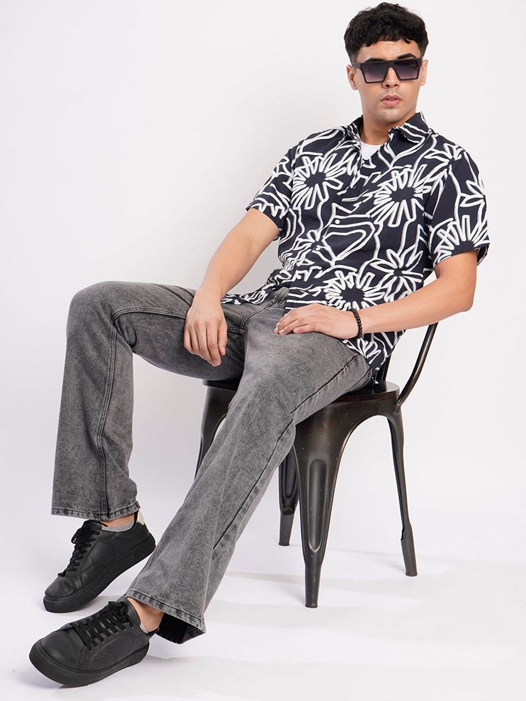 Bene Kleed Grey Light Fade Mid-Rise Bootcut Fit Jeans - left view