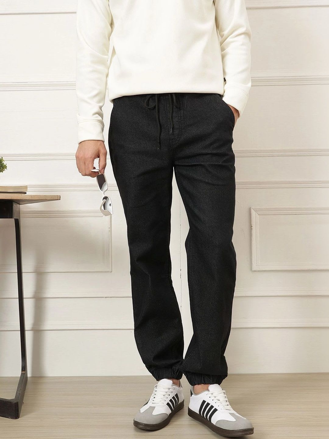 Thomas Scott Men Smart Slim Fit Mid-Rise Cuffed Hem Jeans - right view