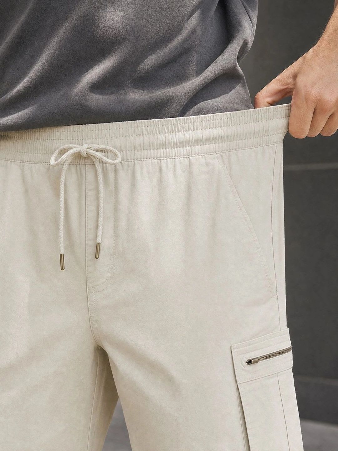 NOBERO Men Loose Fit Cargo Pockets Shorts - left view