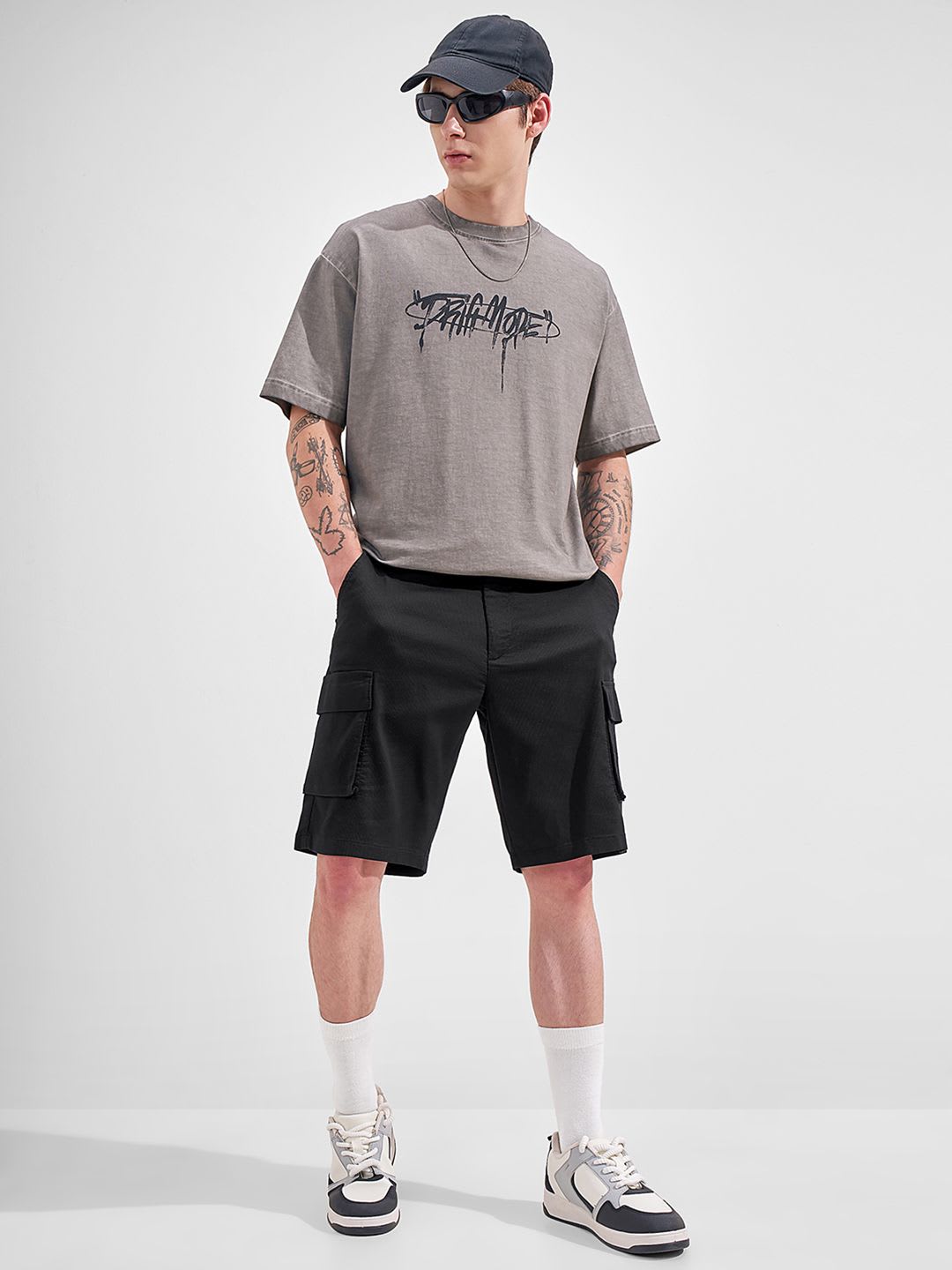 HIGHLANDER Men High-Rise Cargo Shorts - left view