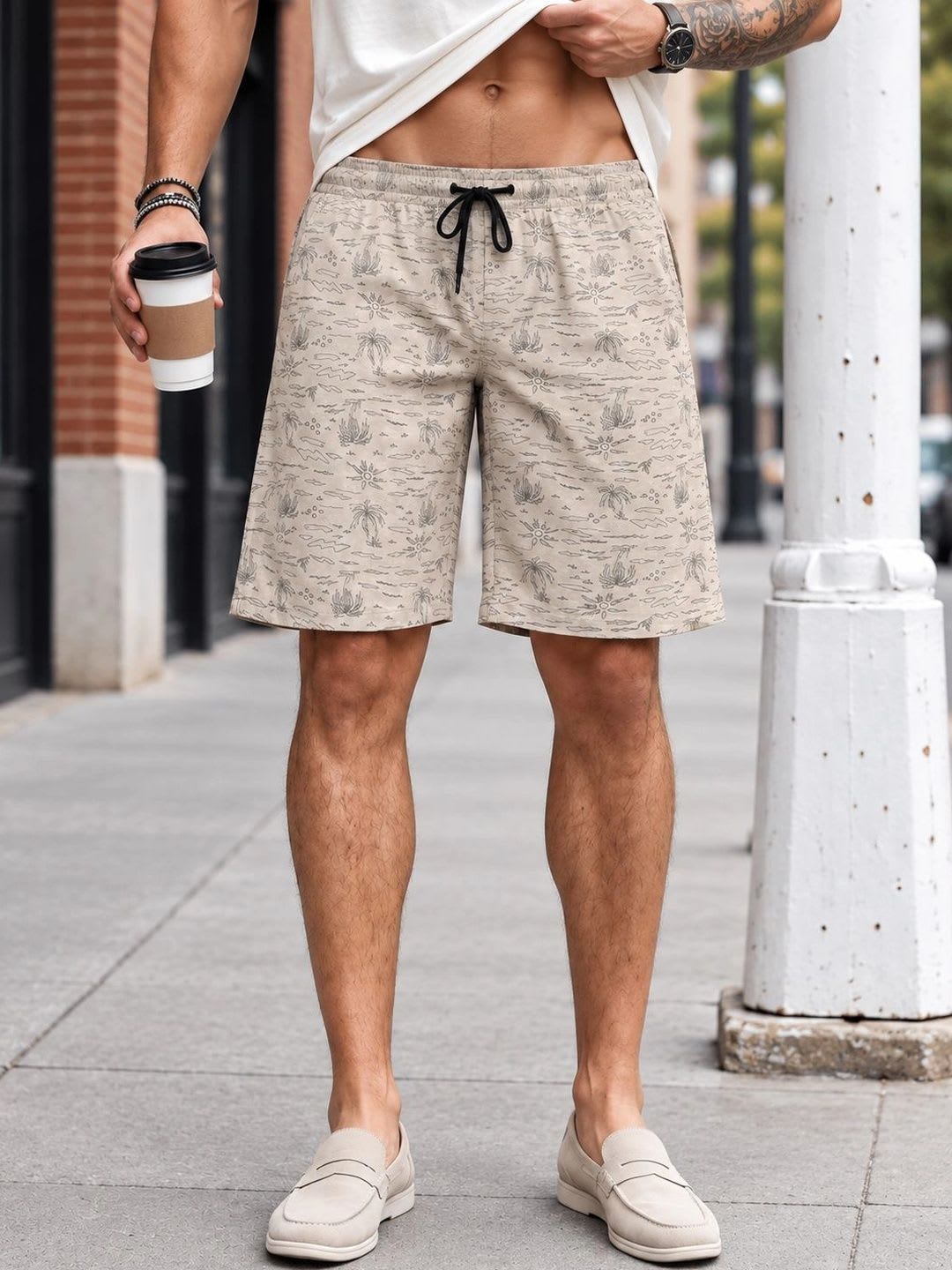 VOGAAN Men Floral Printed High-Rise Shorts - default view