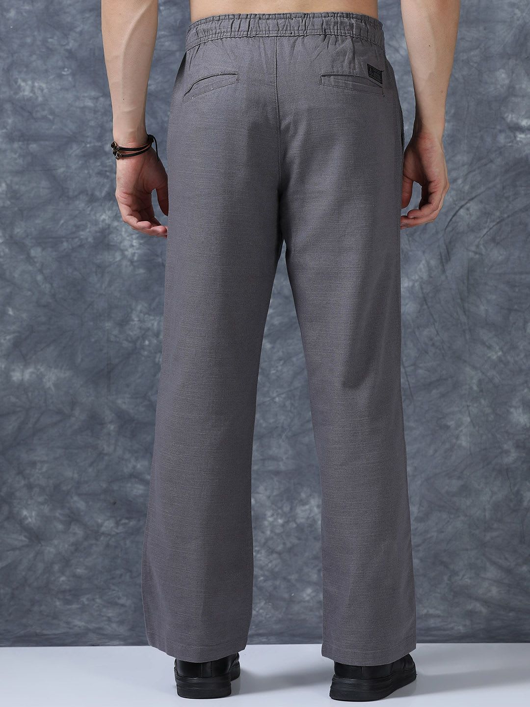 Roadster The Roadster Lifestyle Co Men Relaxed Fit Linen Trousers - right view