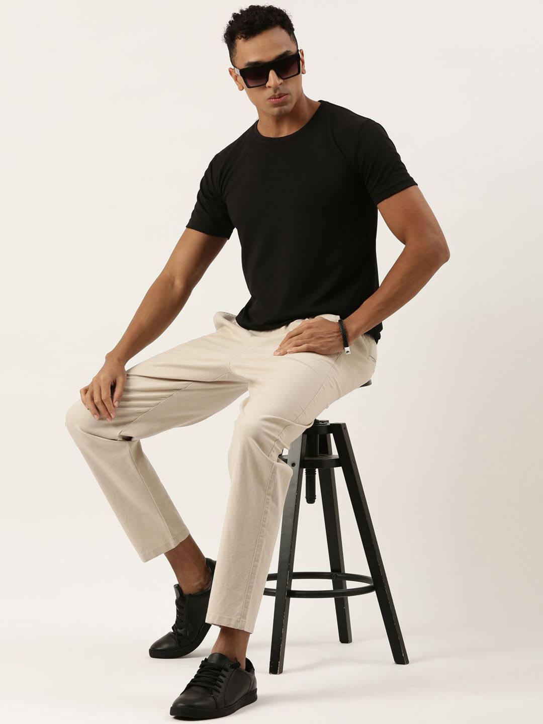 Roadster The Lifestyle Co. Men Cotton Linen Trouser - right view