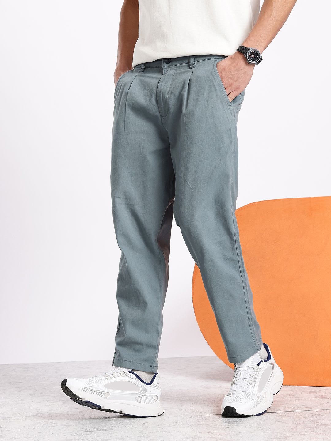 Aeropostale Pleated Woven Trousers - back view