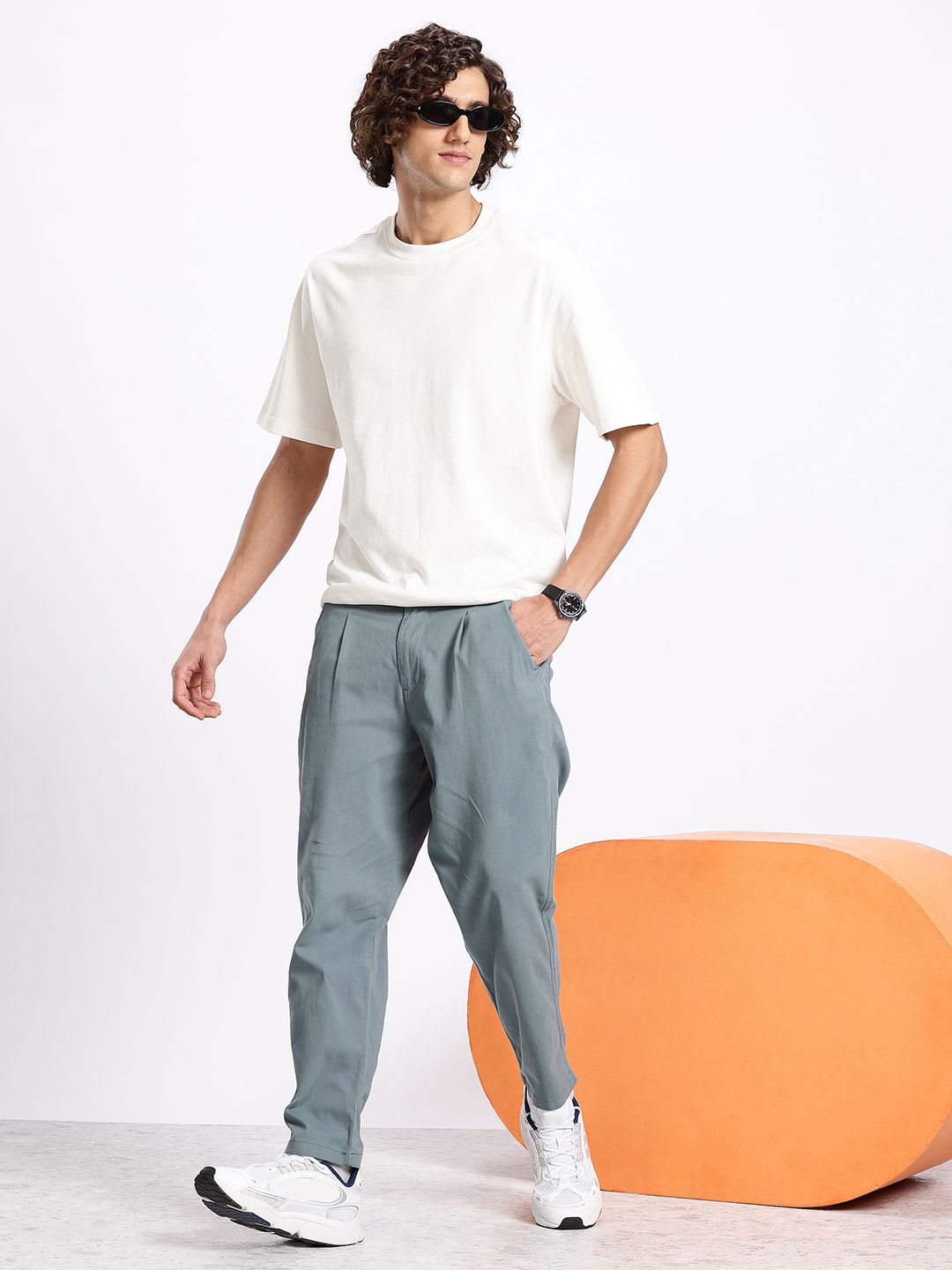 Aeropostale Pleated Woven Trousers - left view