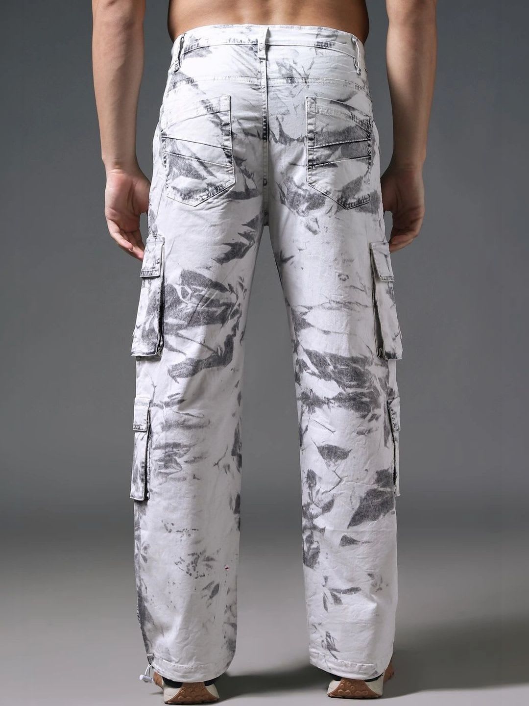 SINSKARI Men Tie and Dye Relaxed Easy Wash Cargos Trousers - back view