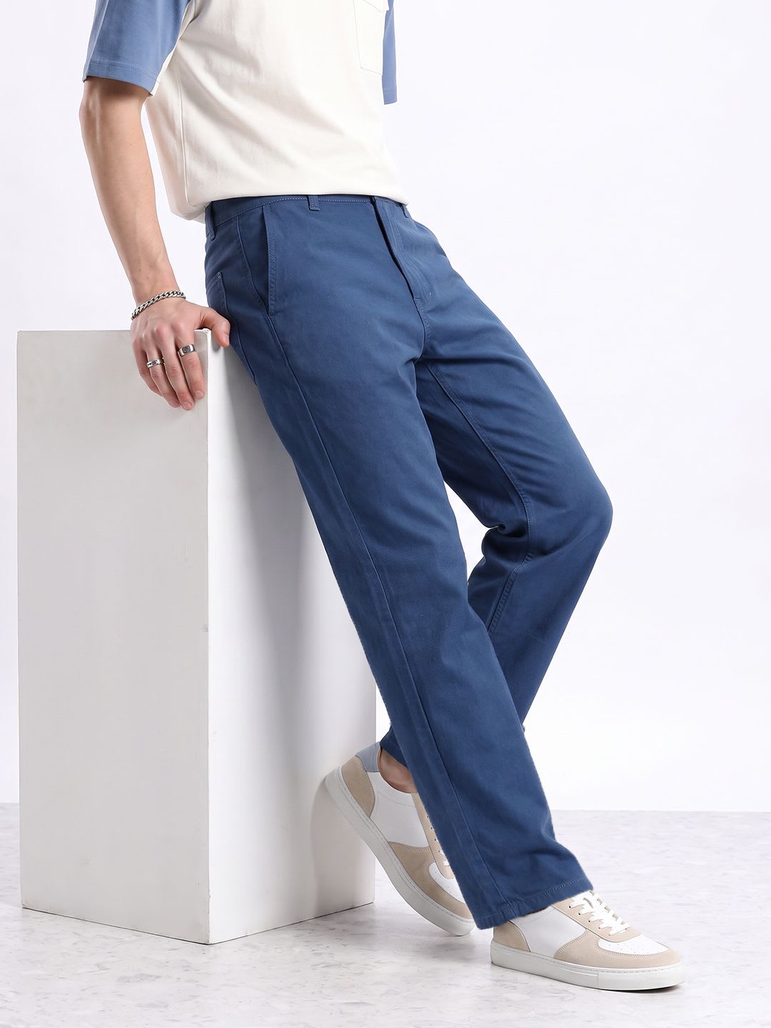 Aeropostale Men Straight Fit Trousers - default view