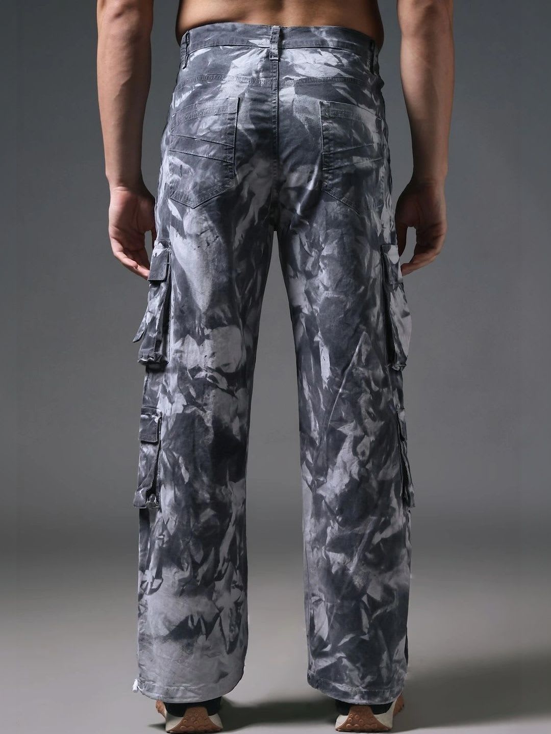 SINSKARI Men Tie and Dye Relaxed Easy Wash Cargos Trousers - back view