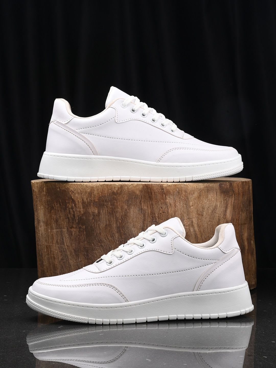 Roadster The Roadster Lifestyle Co. Men White Comfort Insole Lightweight Sneakers - default view