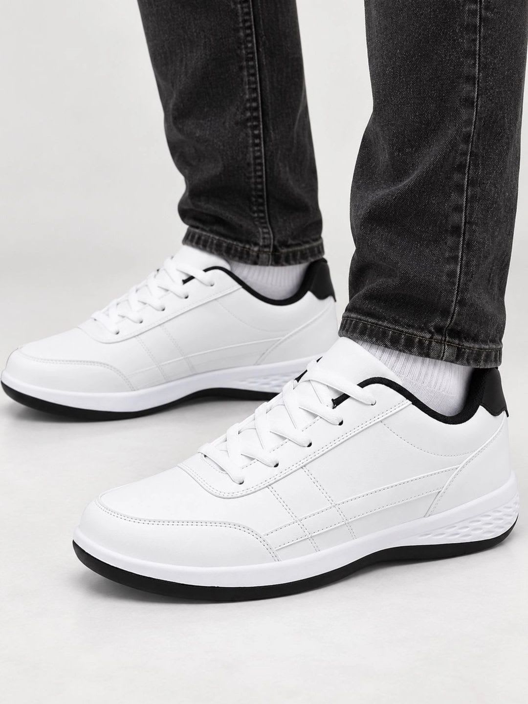 Roadster Men Sneakers - left view