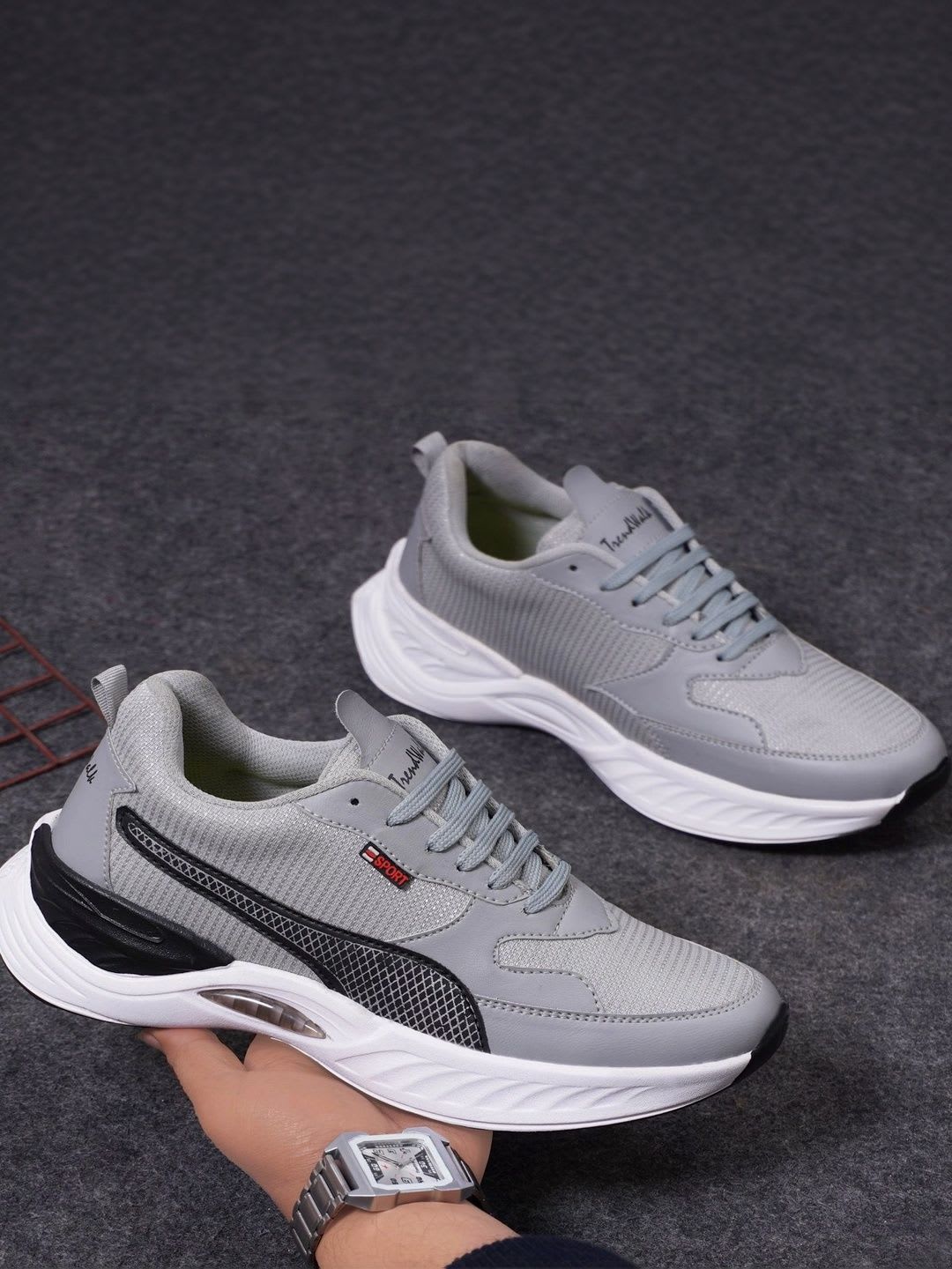 JOOTA VALA Men Textured PU Sneakers - right view