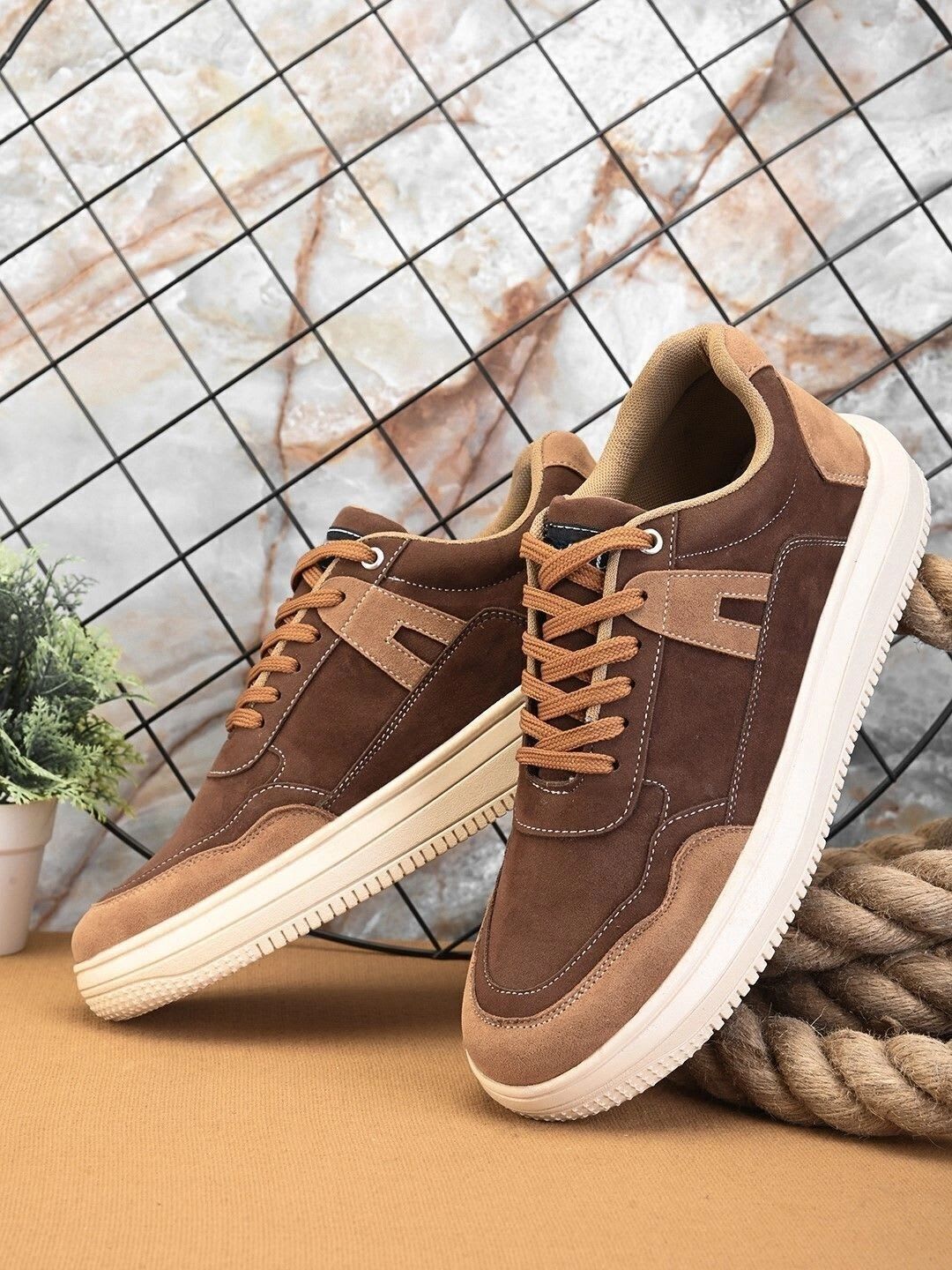 INVERSION Men Colourblocked Sneakers - default view