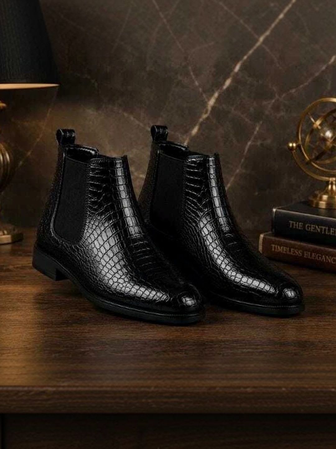 RAVDI Men Textured Casual Shoes - left view
