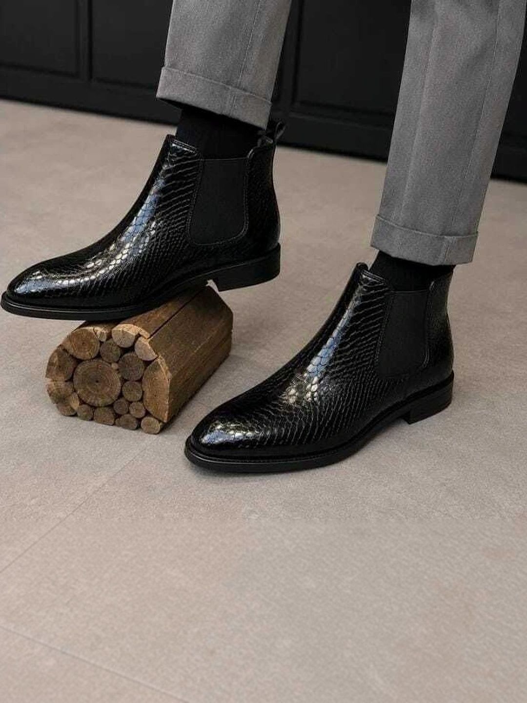 RAVDI Men Textured Casual Shoes - right view