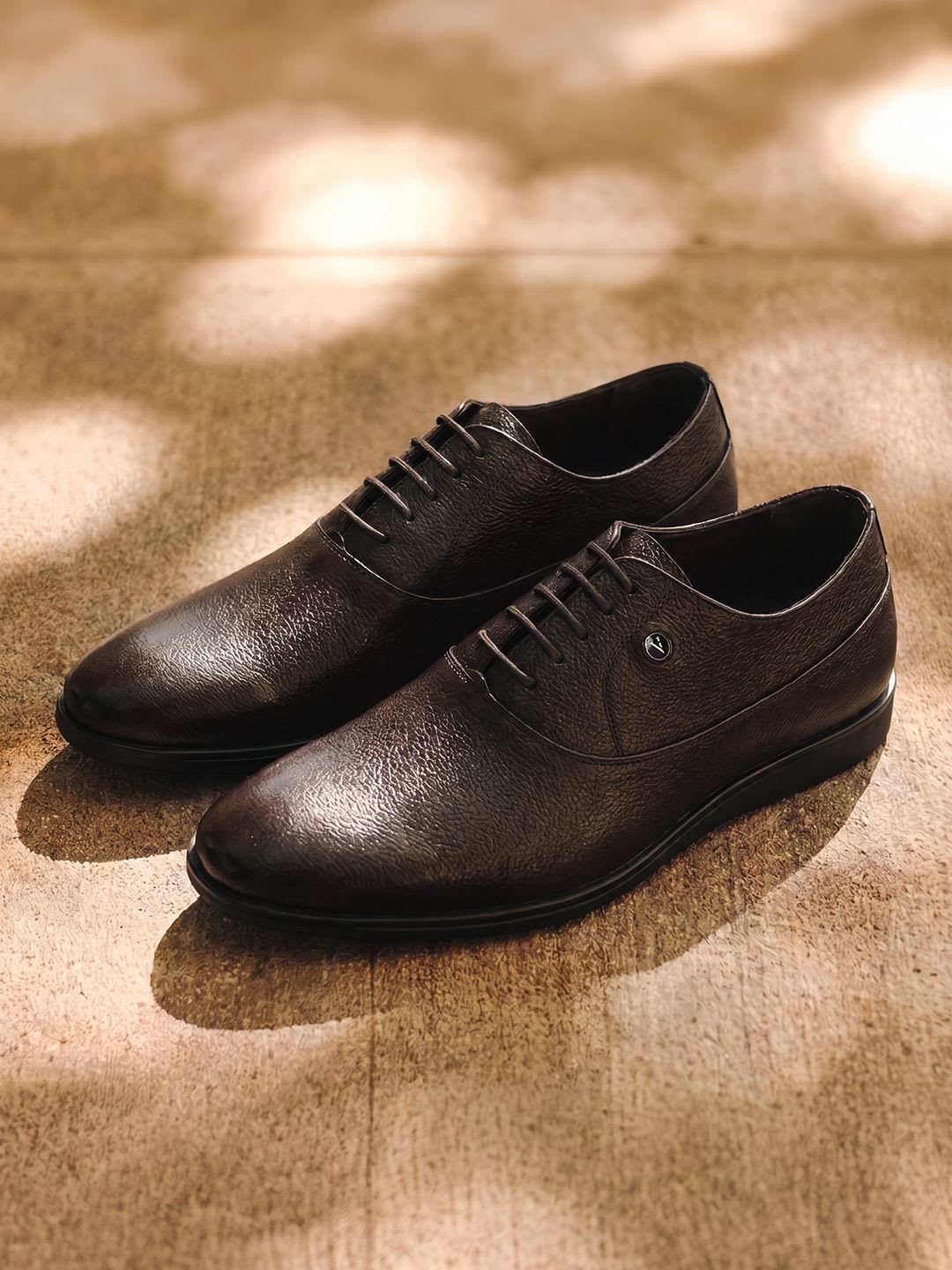 Van Heusen Men Leather Oxford Round Toe Formal Shoes - default view