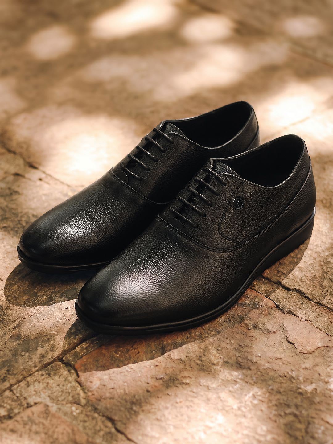 Van Heusen Men Leather Oxford Round Toe Formal Shoes - default view