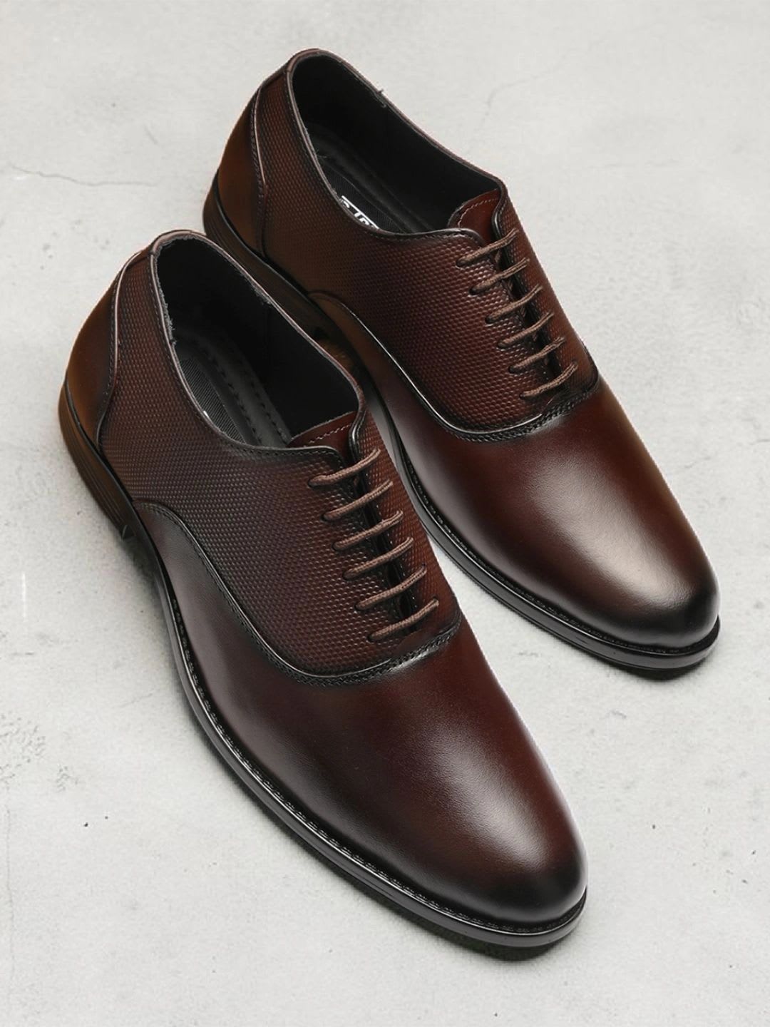 House of Pataudi Men Textured Leather Pointed Toe Lace-Ups Formal Oxfords - default view