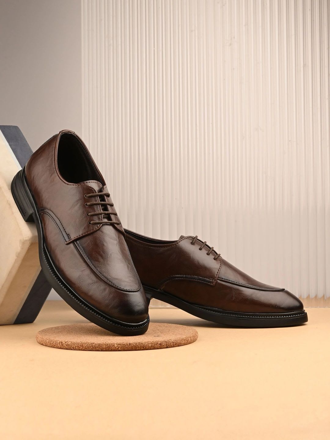 INVICTUS Men Round Toe Lace-Ups Derbys Shoes - default view