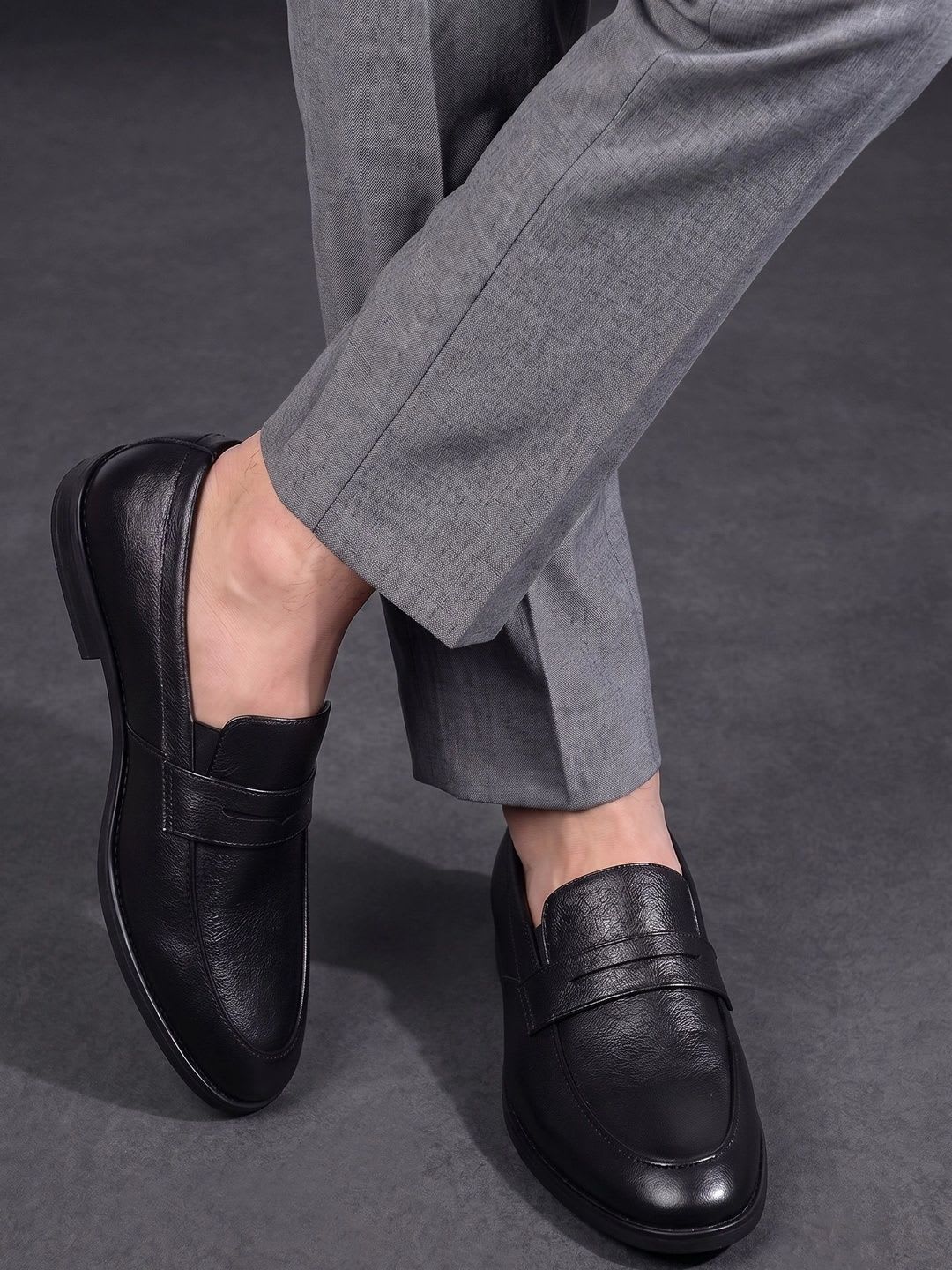 House of Pataudi Men Leather Round Toe Slip-On Loafers Formal Shoes - default view