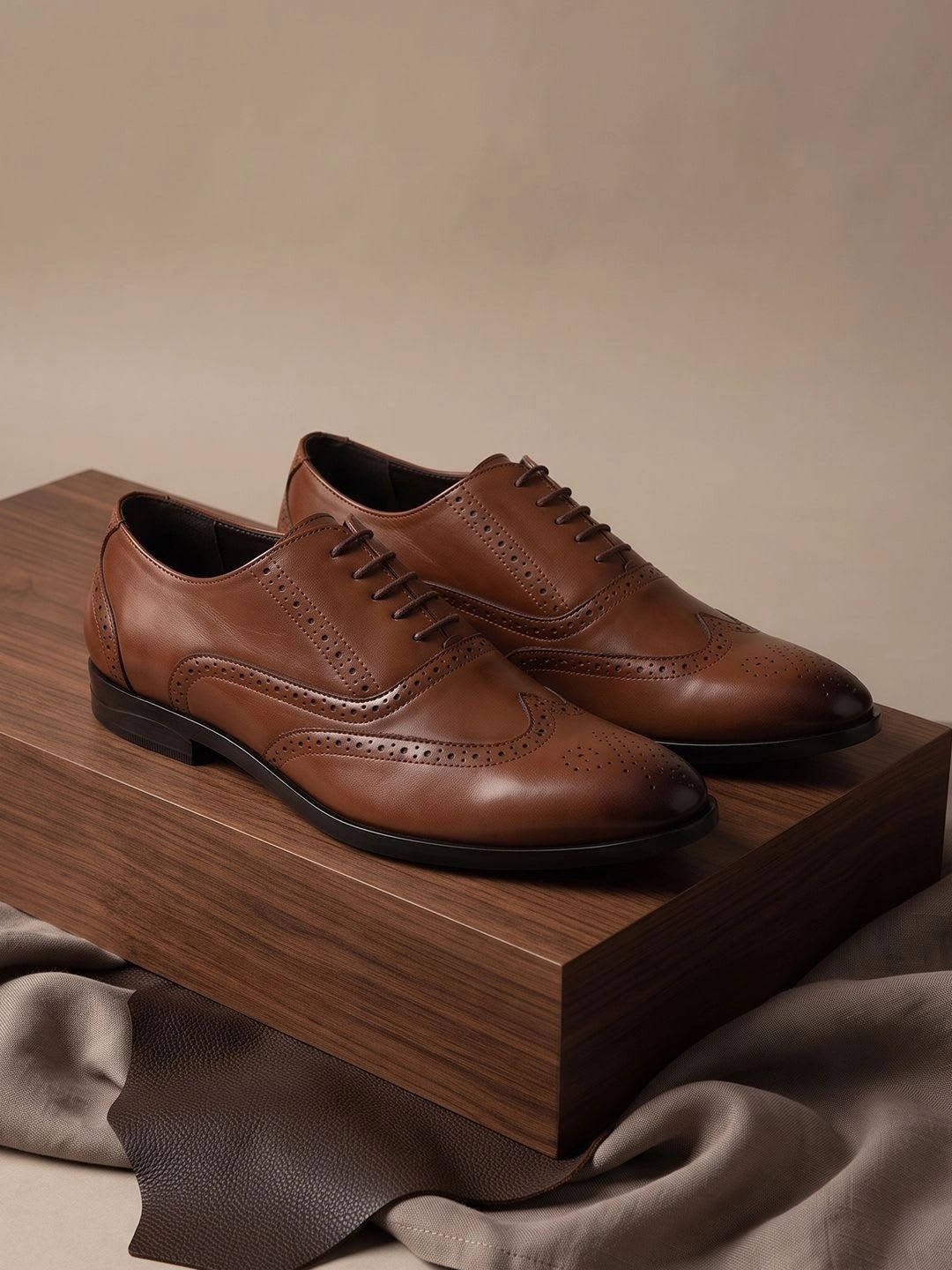 House of Pataudi Men Textured Round Toe Lace-Ups Brogues Formal Shoes - default view