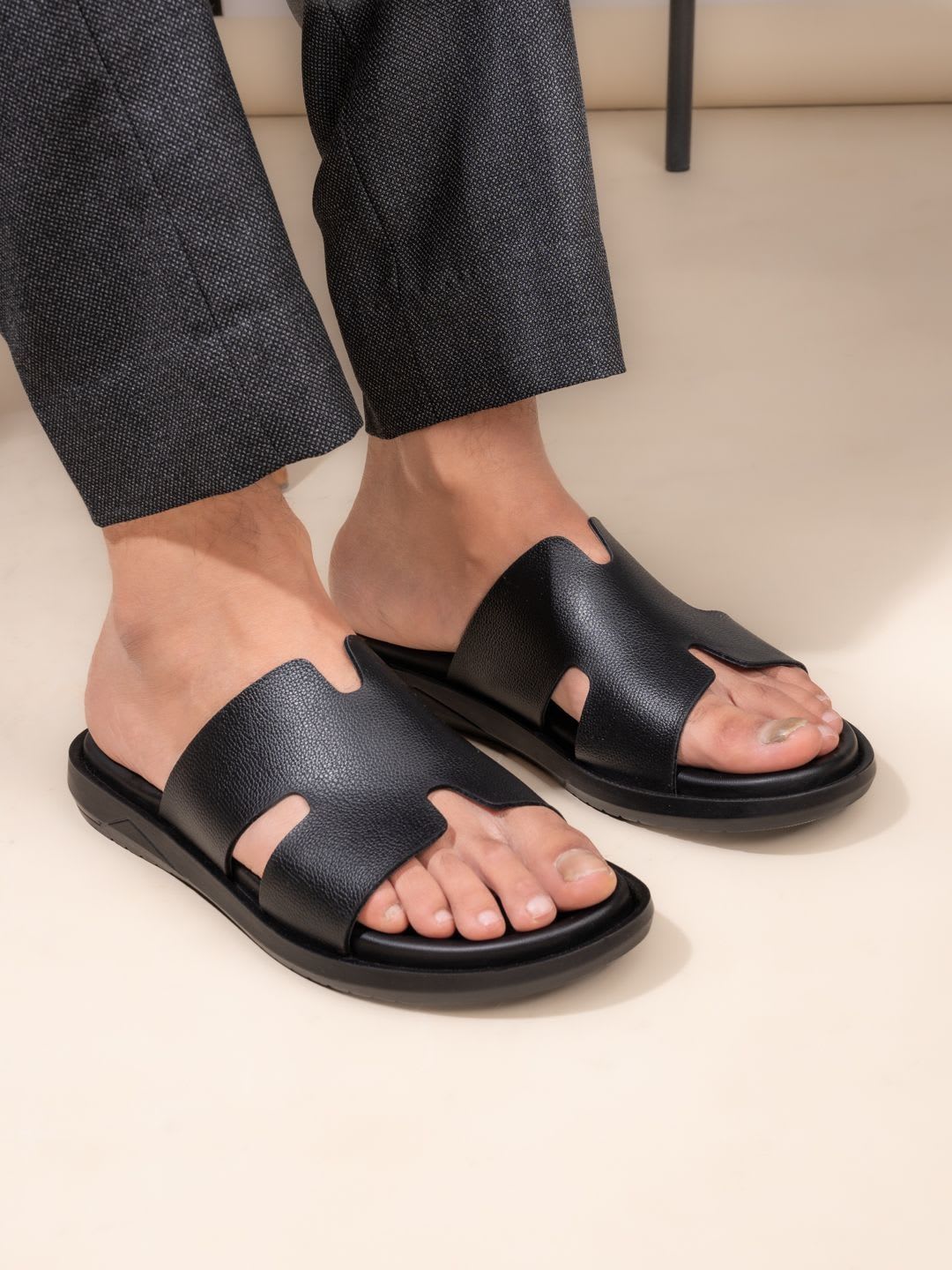 House of Pataudi Men Slip-On Comfort Sandals - default view