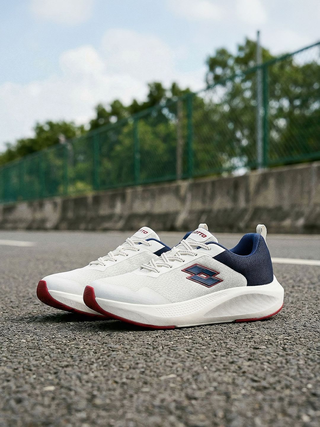 Lotto Men Energex White  Running Shoes - default view