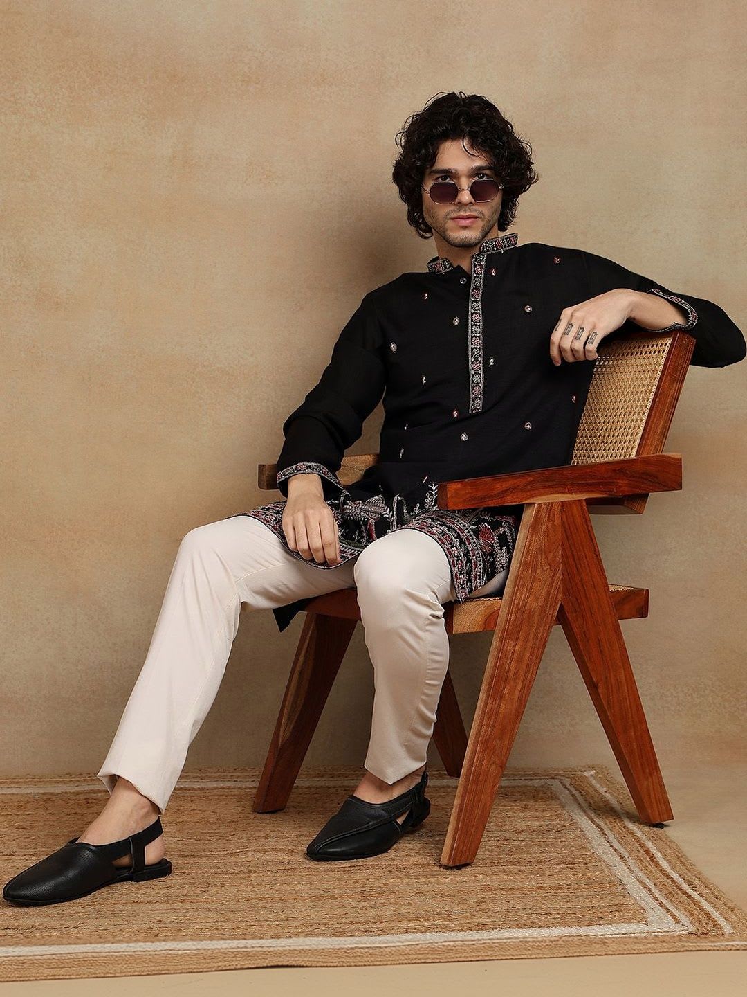 House of Pataudi Embroidered Mandarin Collar Knee Length Straight Kurta - back view
