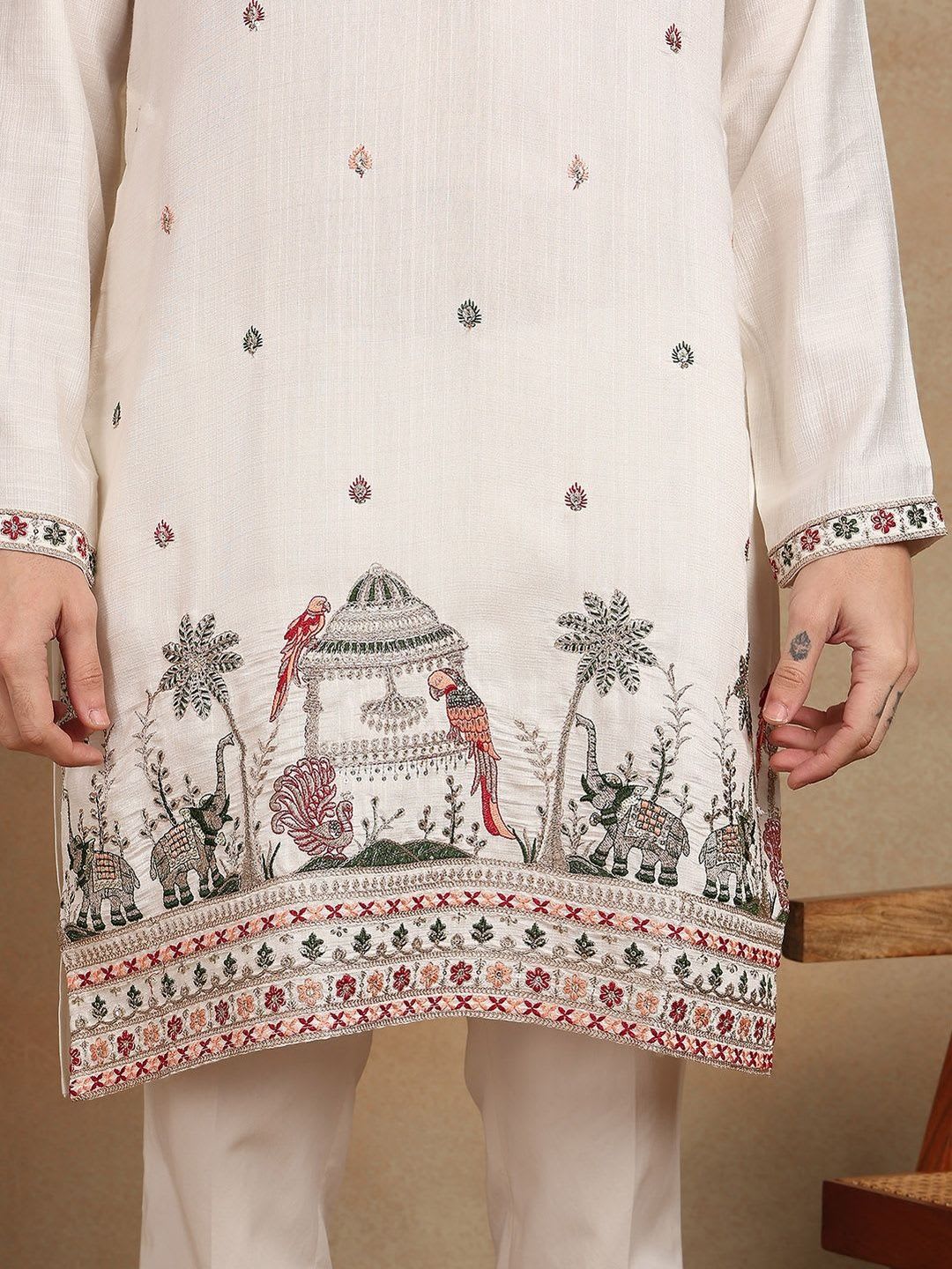 House of Pataudi Embroidered Mandarin Collar Knee Length Straight Kurta - right view
