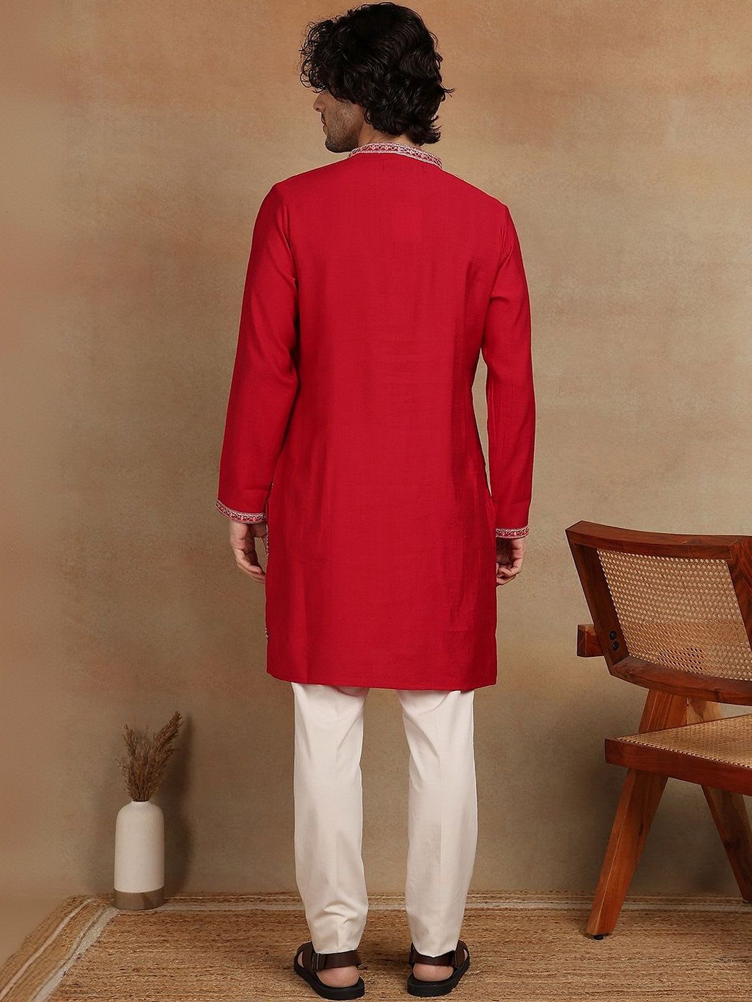 House of Pataudi Embroidered Mandarin Collar Knee Length Straight Kurta - right view