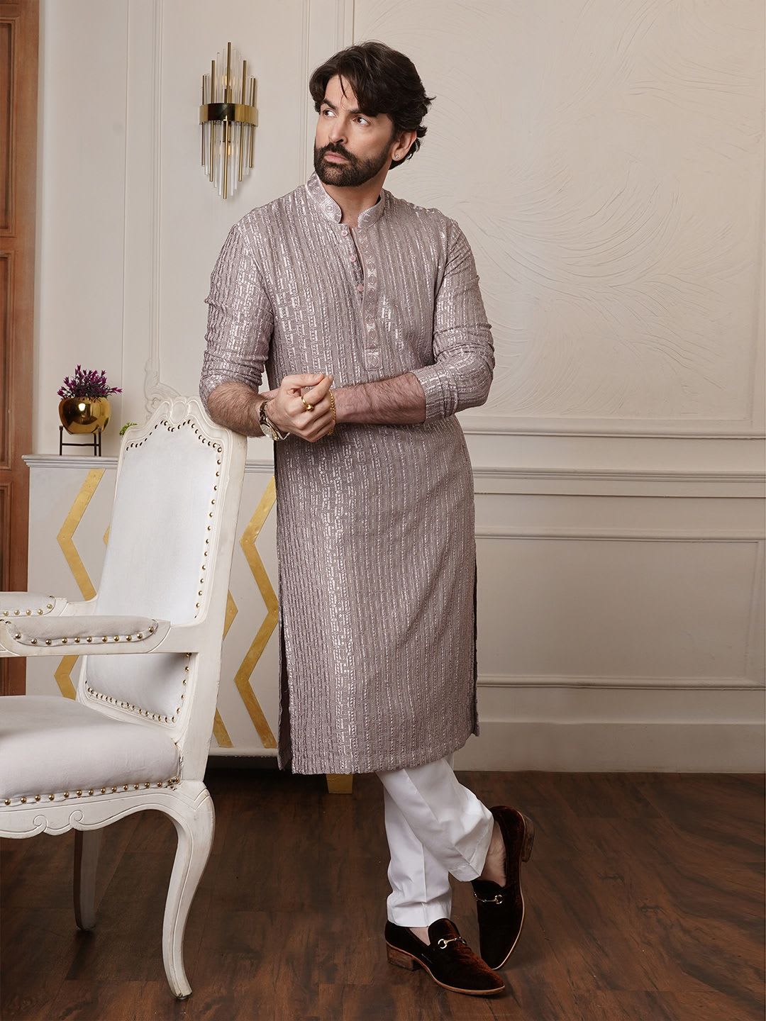SOJANYA Men Embroidered Thread Work Kurta - left view