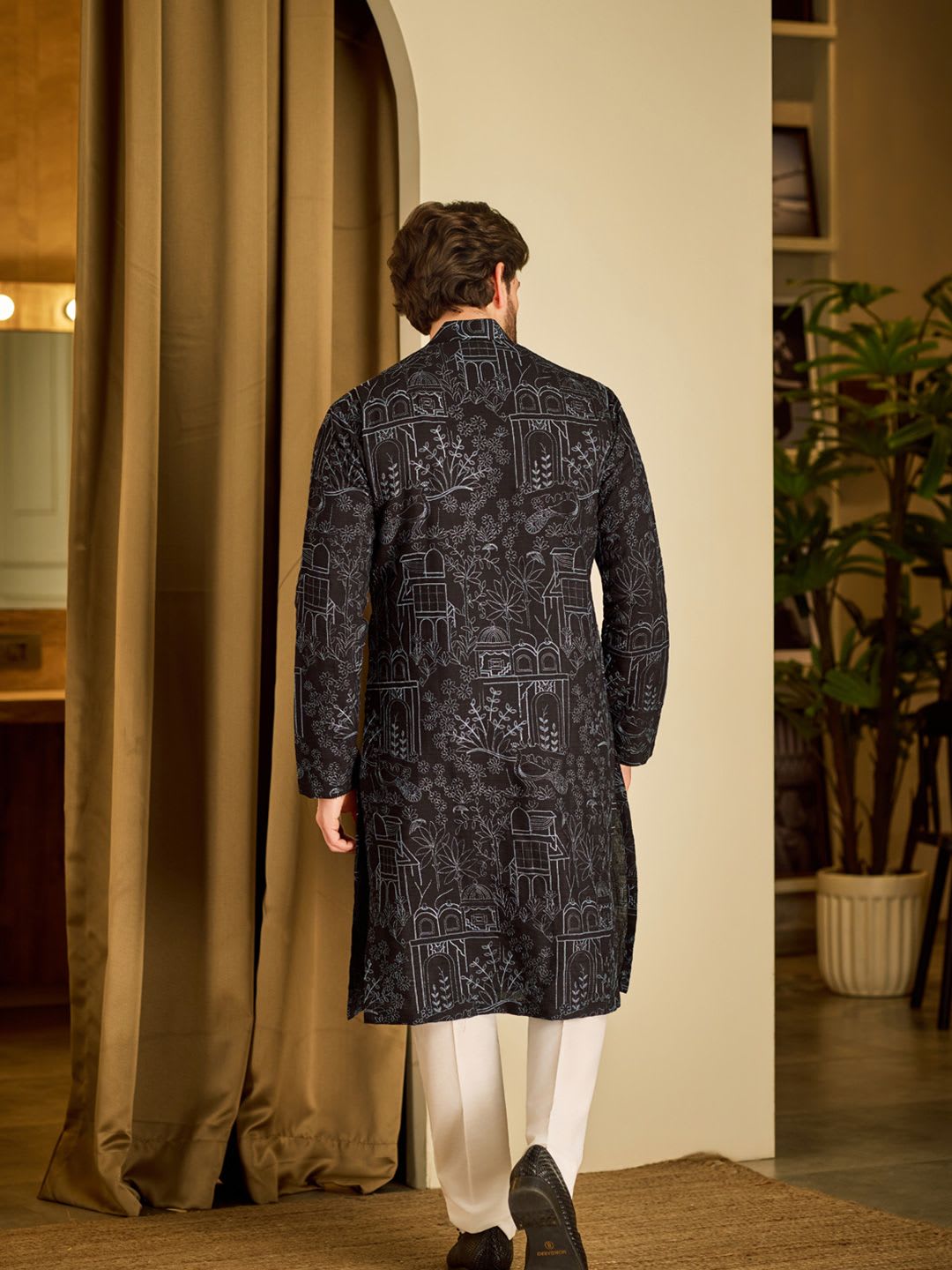 SOJANYA Ethnic Motifs Embroidered Mandarin Collar Thread Work Straight Kurtas - back view