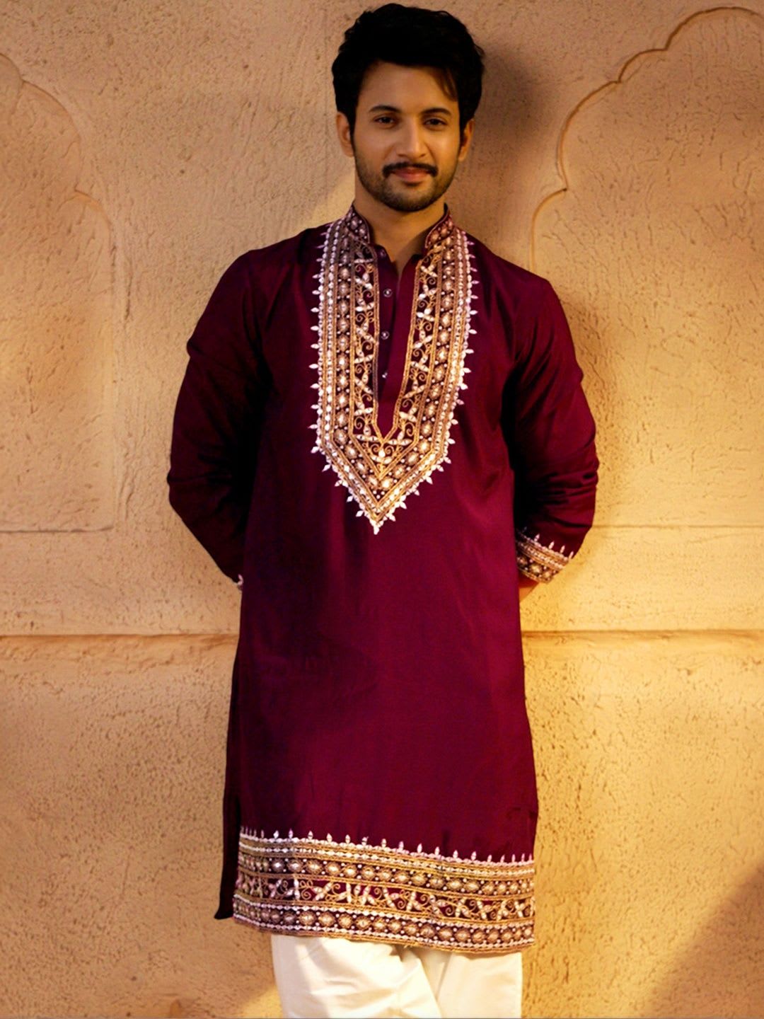 VASTRAMAY Men Geometric Embroidered Thread Work Chanderi Silk Kurta - default view