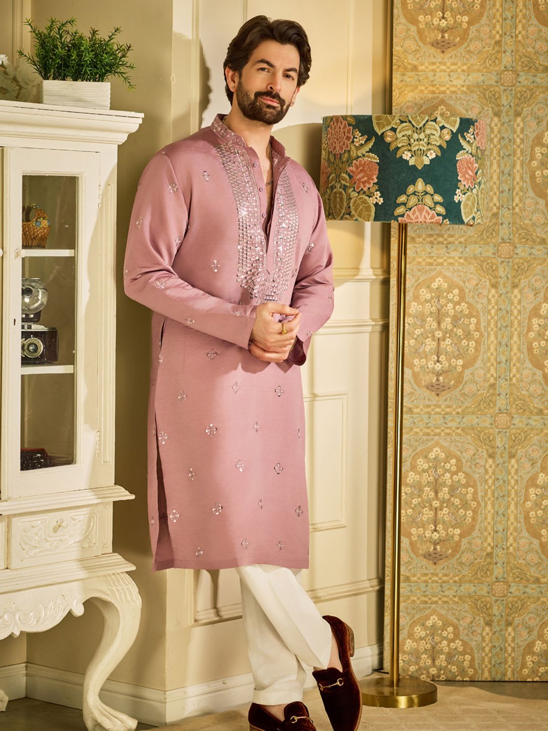 SOJANYA Men Embroidered Mirror Work Kurta - default view