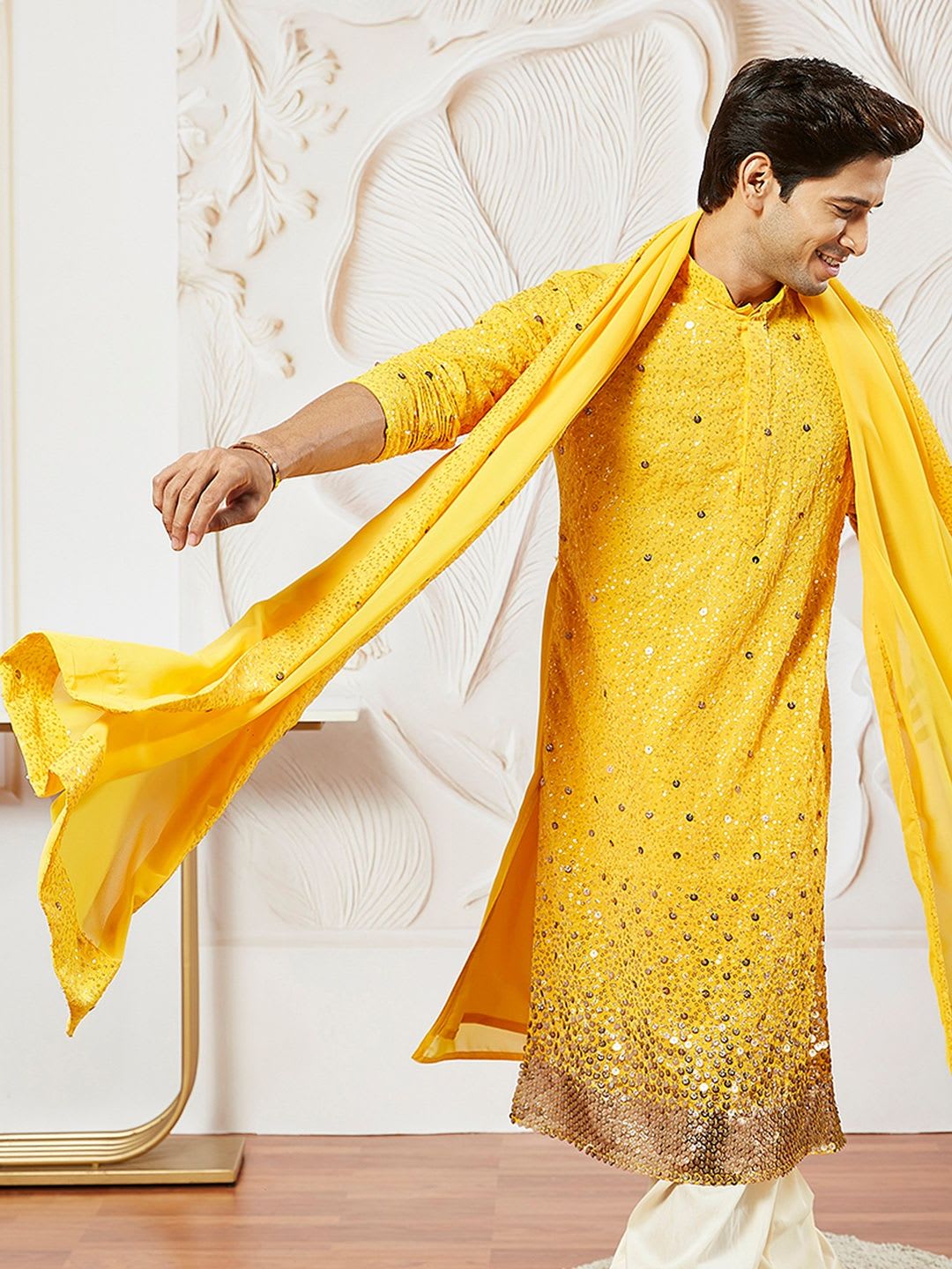VASTRAMAY Men Yellow Ombre Sequin Georgette Kurta with Dupatta - back view