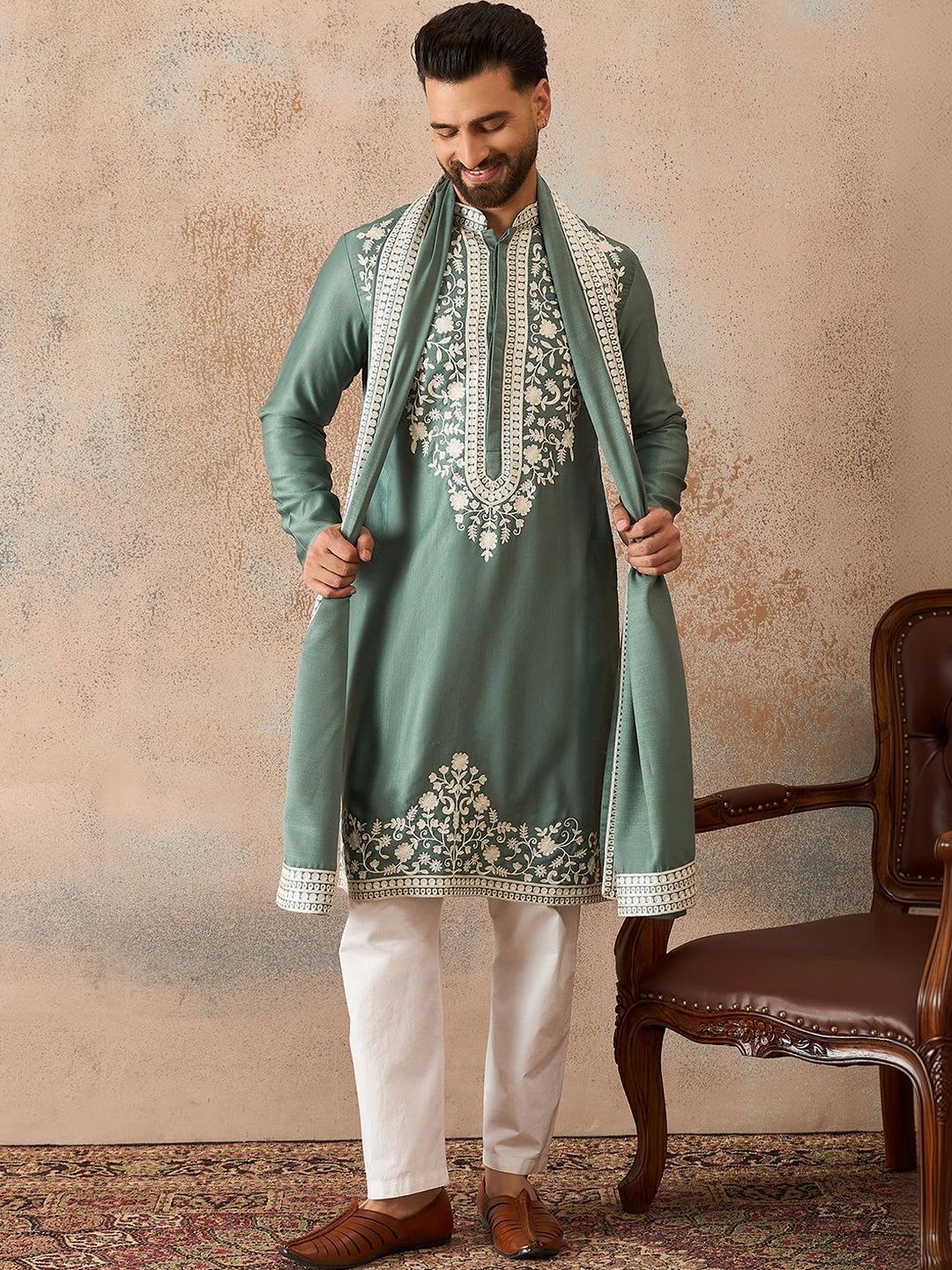 House of Pataudi Men Green Ethnic Motifs Embroidered Thread Work Kurta With Dupatta - default view