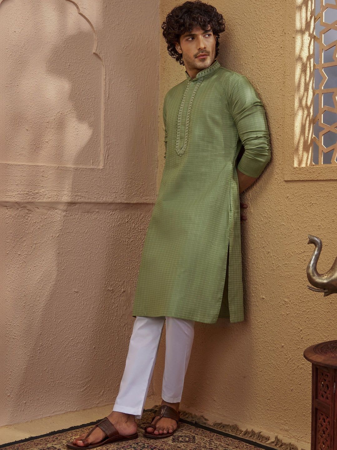 VASTRAMAY Men Thread Work Jacquard Kurta - right view