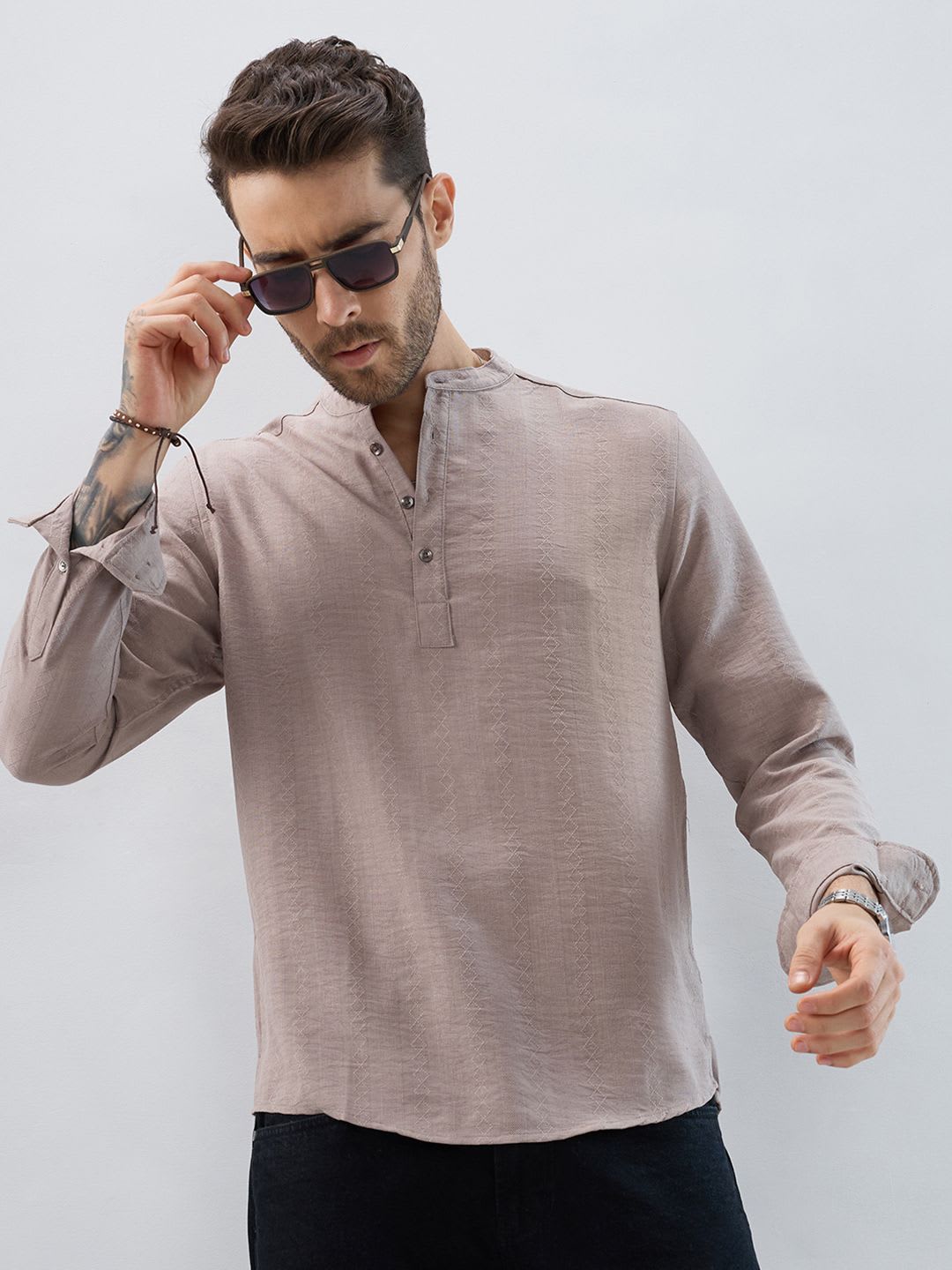 VASTRADO Dobby Striped Band Collar Roll-Up Sleeves Straight Kurta - default view
