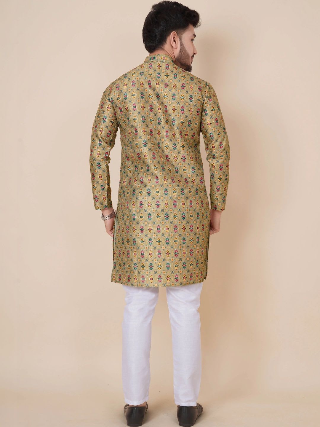 ALMORA LIFESTYLE Men Handloom Kurta - back view