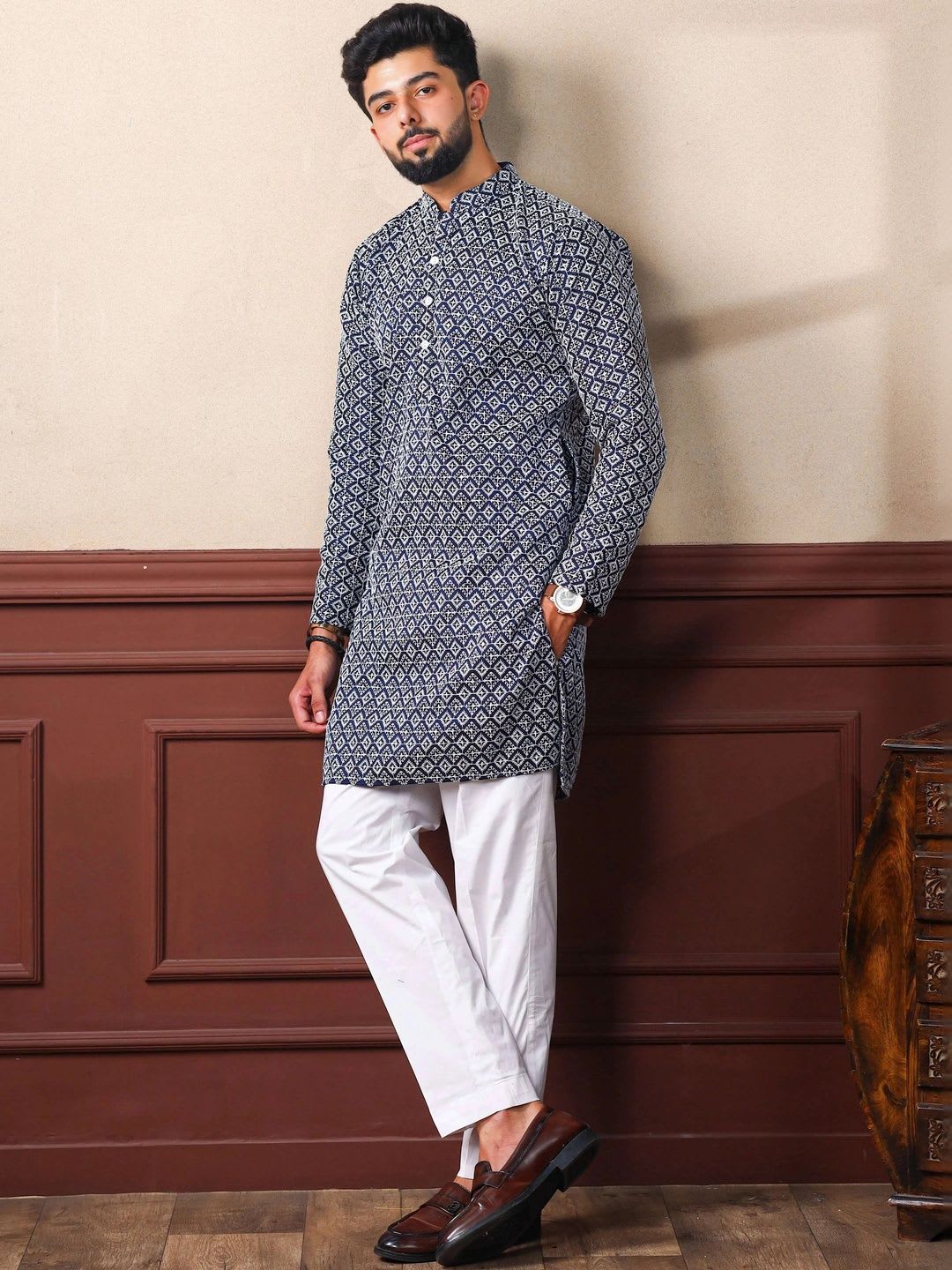 ALMORA LIFESTYLE Men Geometric Printed Indie Prints Handloom Kurta - back view