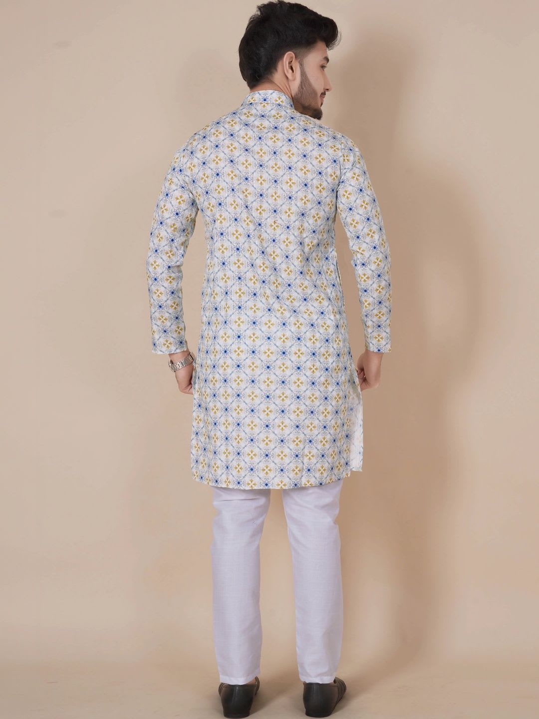 ALMORA LIFESTYLE Men Geometric Printed Handloom Kurta - back view