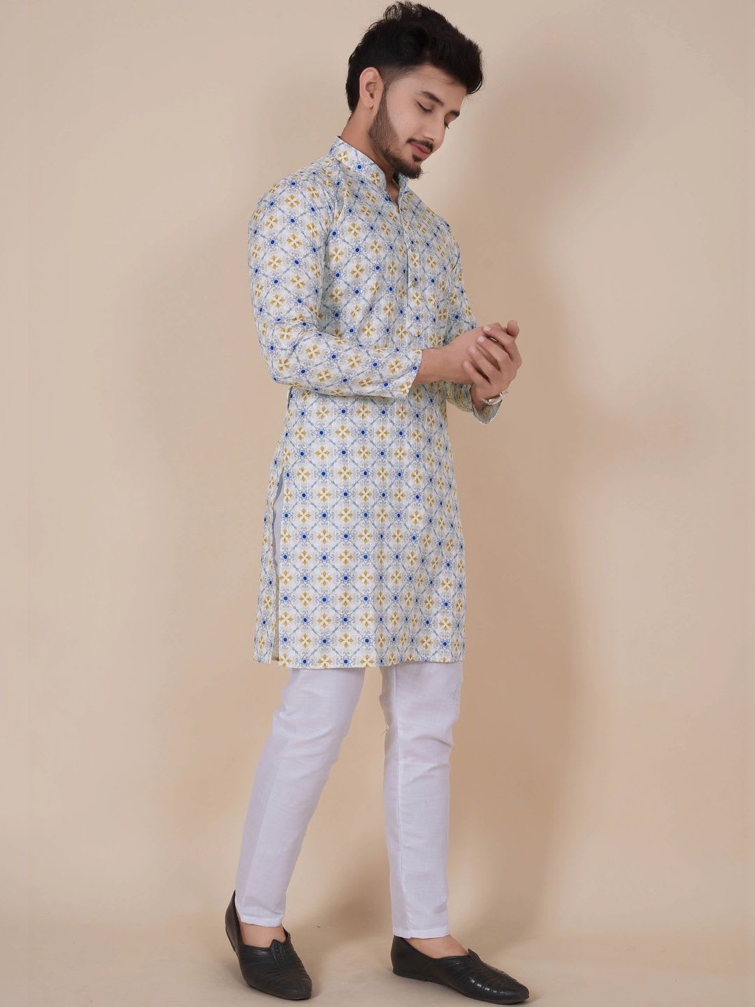 ALMORA LIFESTYLE Men Geometric Printed Handloom Kurta - left view